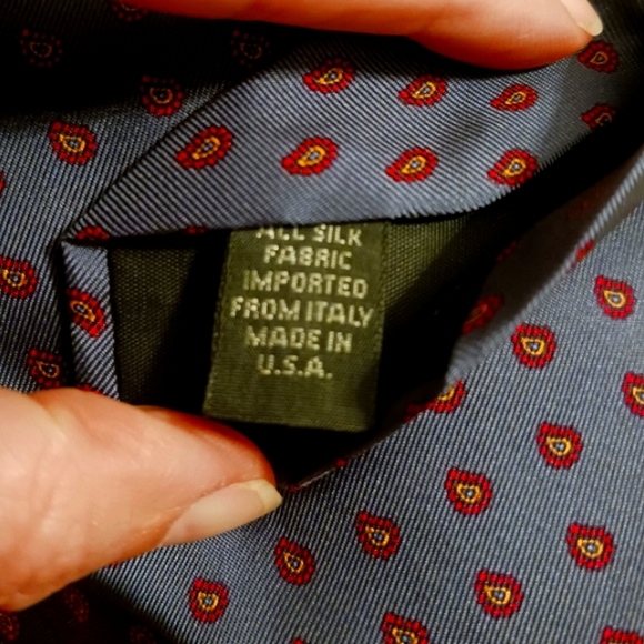 3 Christmas Ties Holiday Traditions by Hallmark Florence BK Inc & LS Ayres - Picture 10 of 10